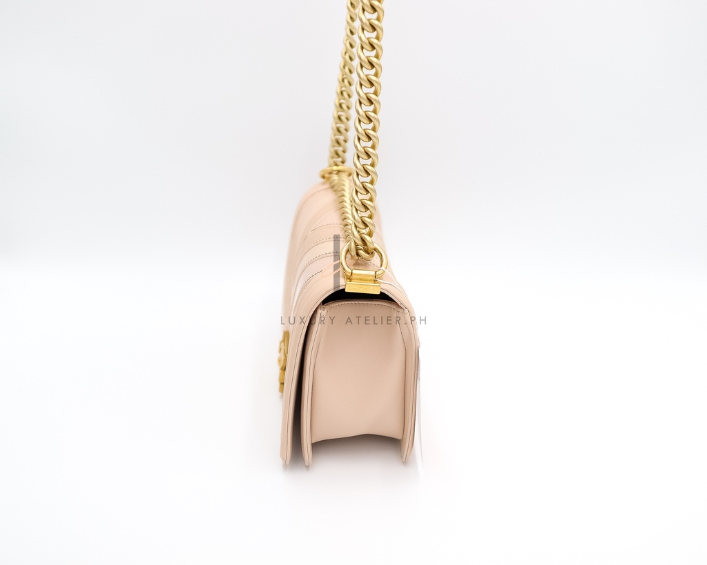 Chanel Chevron Boy Medium Pink | S22453955